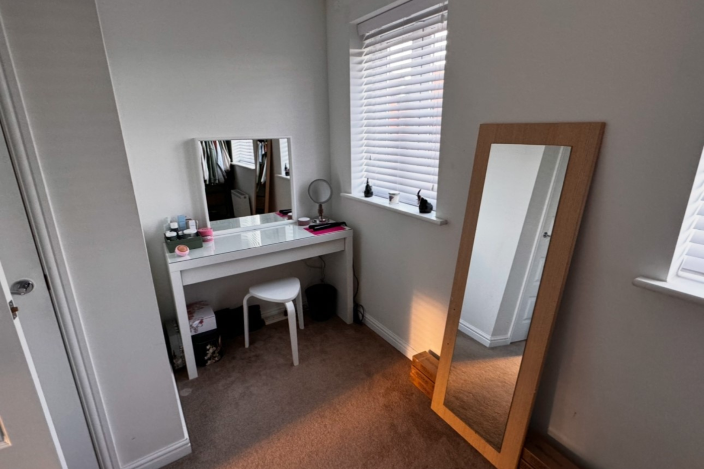 Dressing table and full length mirror