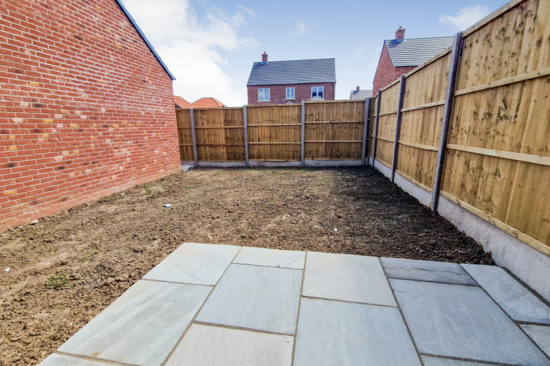 Garden with patio